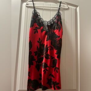 NWOT Natori satin nightgown